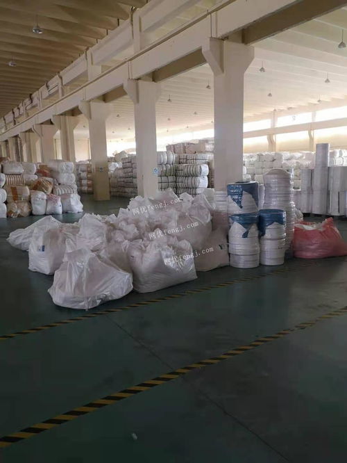 無(wú)紡布廠處理積壓衛(wèi)生巾原材料 200噸無(wú)紡布與經(jīng)緯編布銷售方案